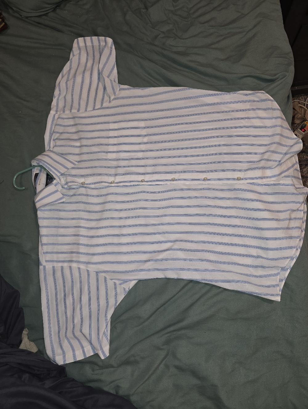 Men's White Button-Up Short Sleeve Shirt with Blue Stripes 18.5 HARBOUR CLASSICS